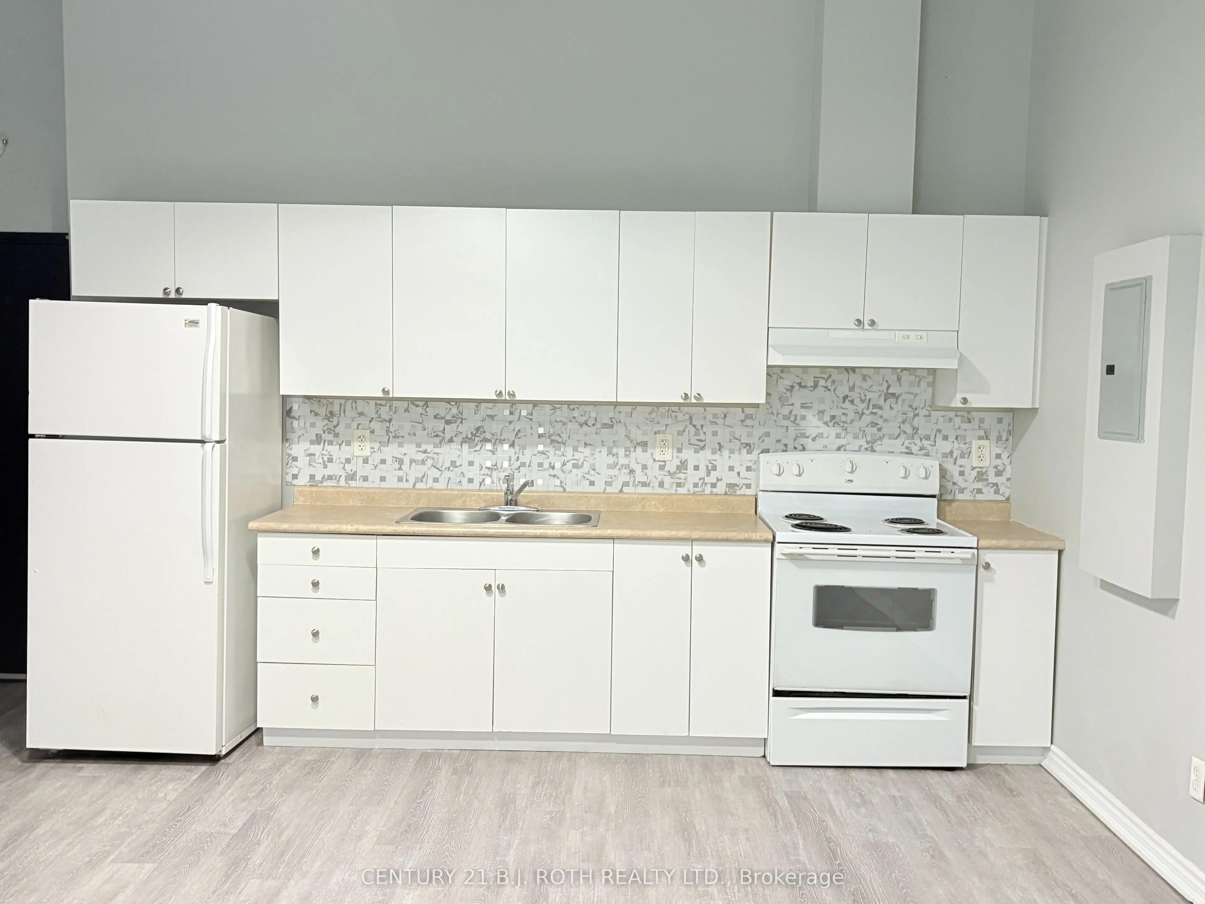 19 Dunlop Street W, #104