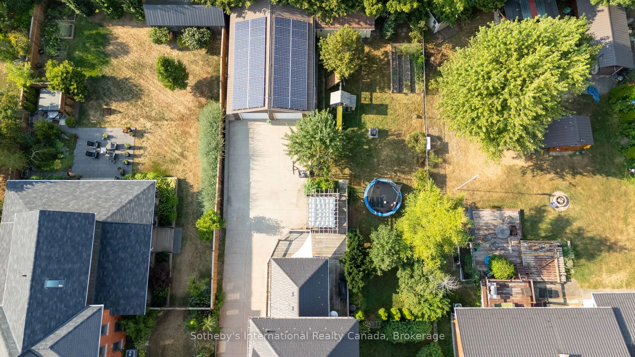 12 Elizabeth Street W