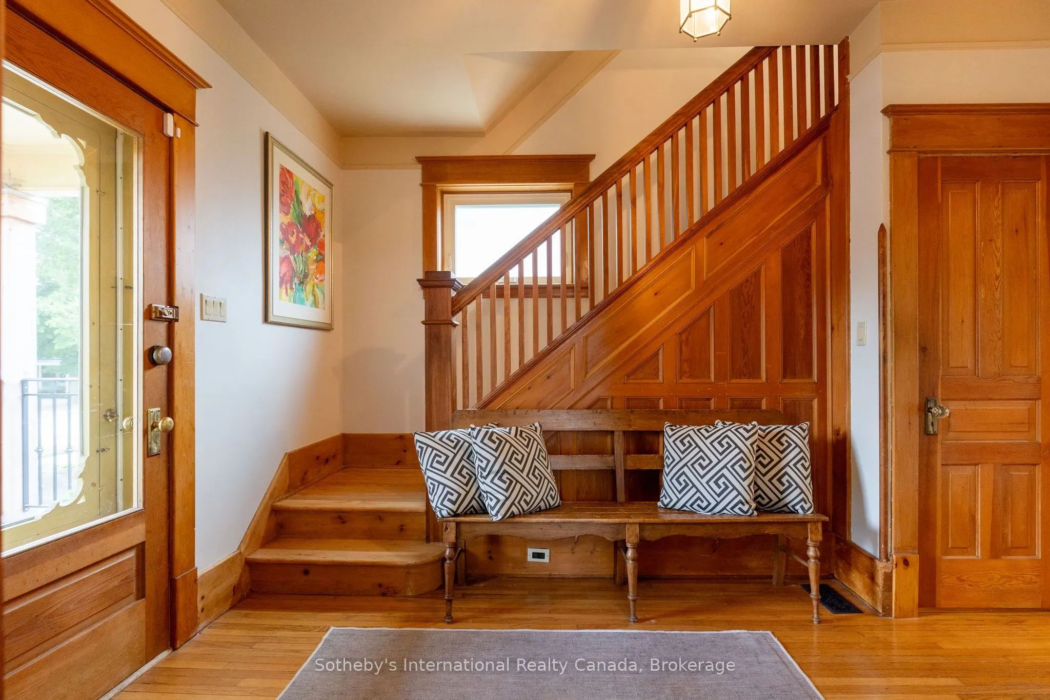 12 Elizabeth Street W