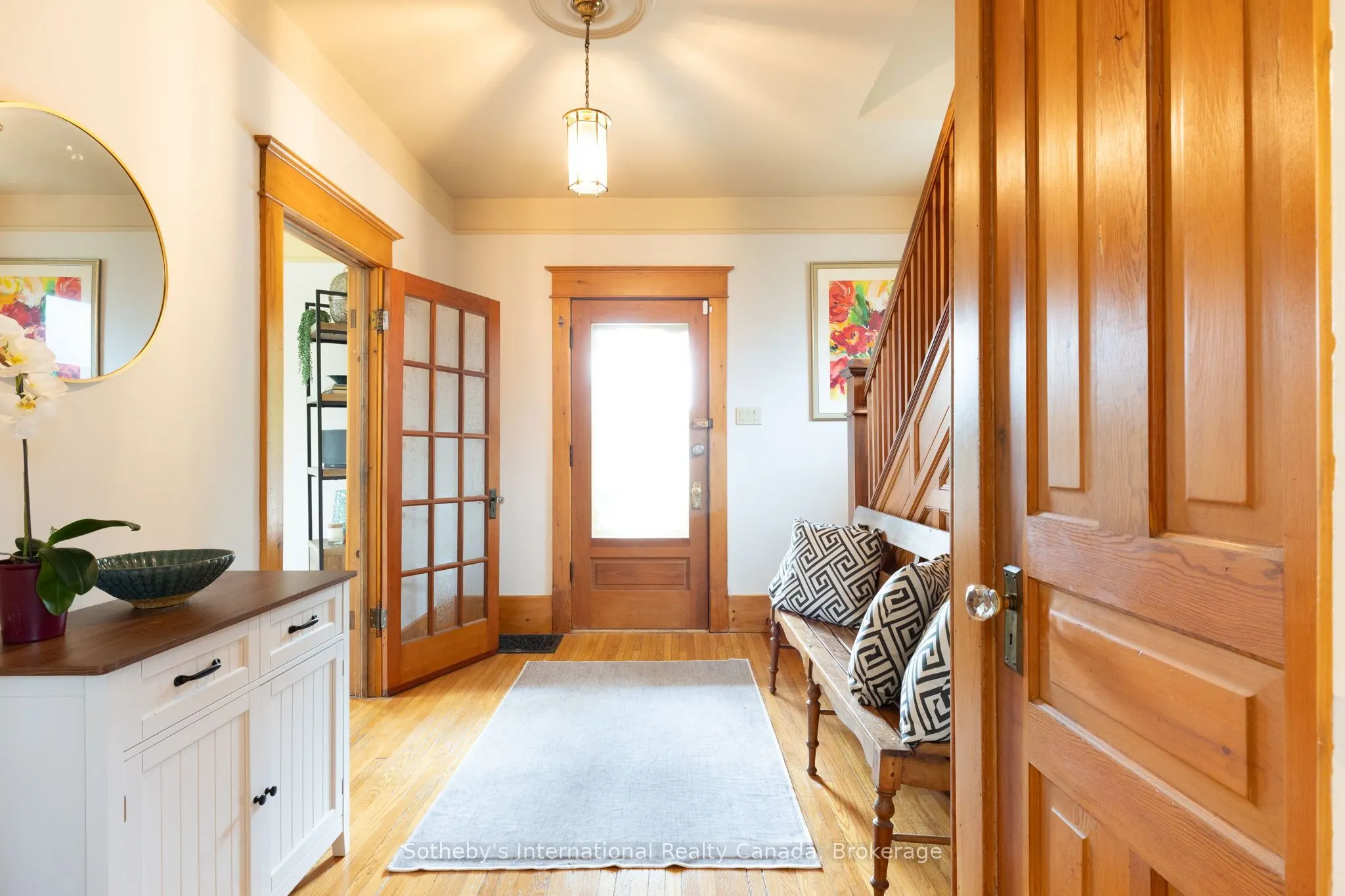 12 Elizabeth Street W