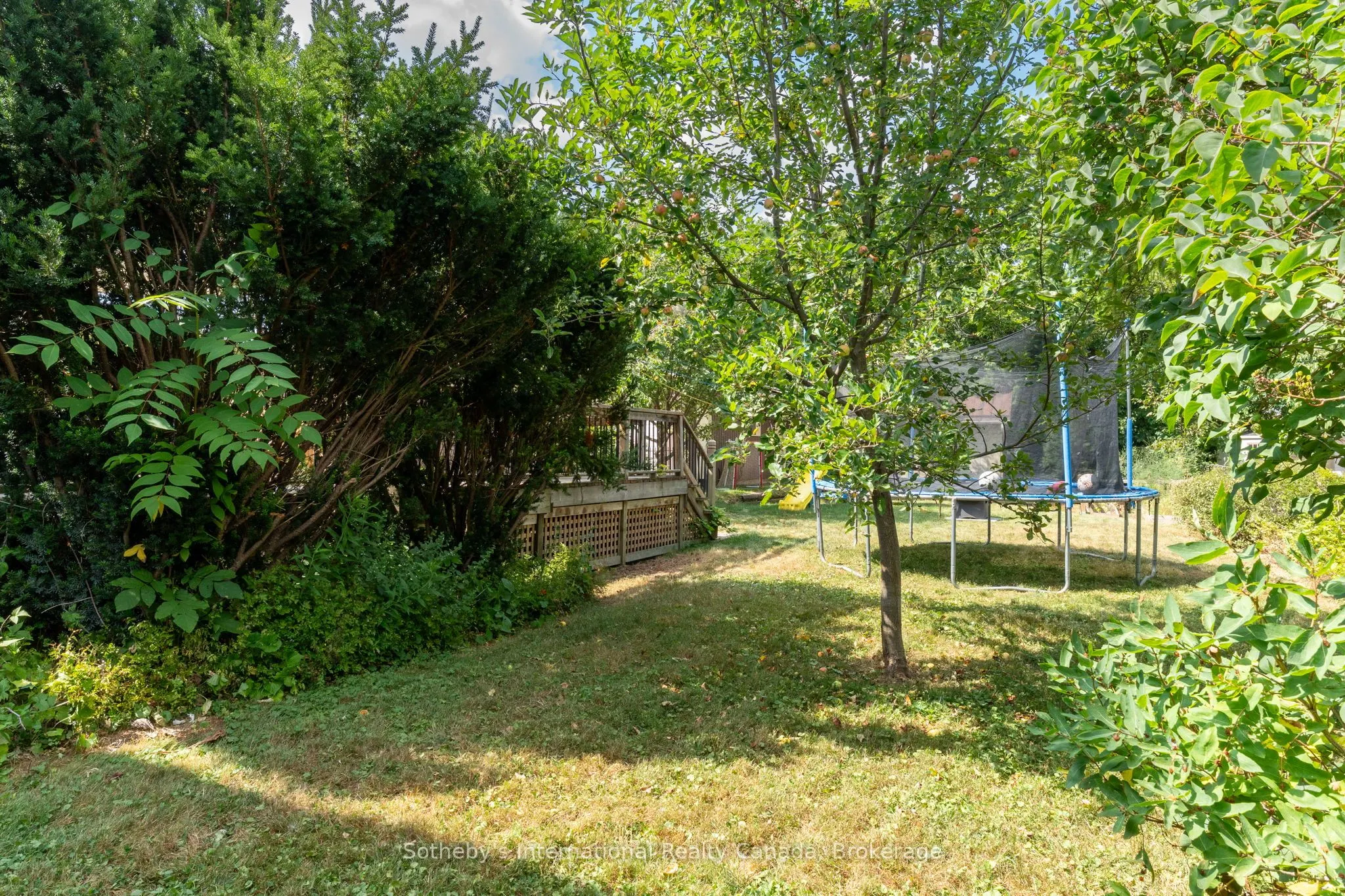 12 Elizabeth Street W