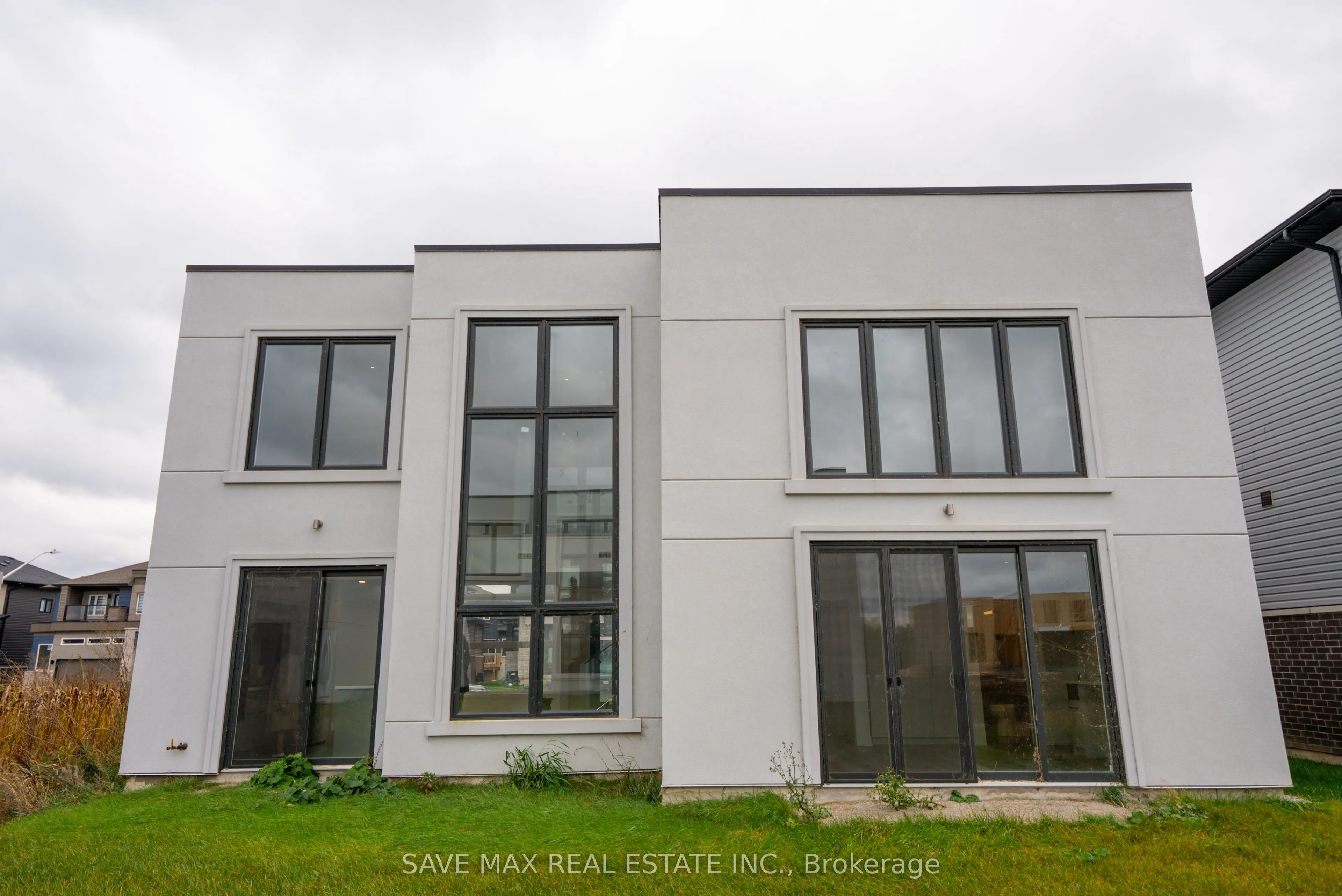 3775 Sunbank Crescent