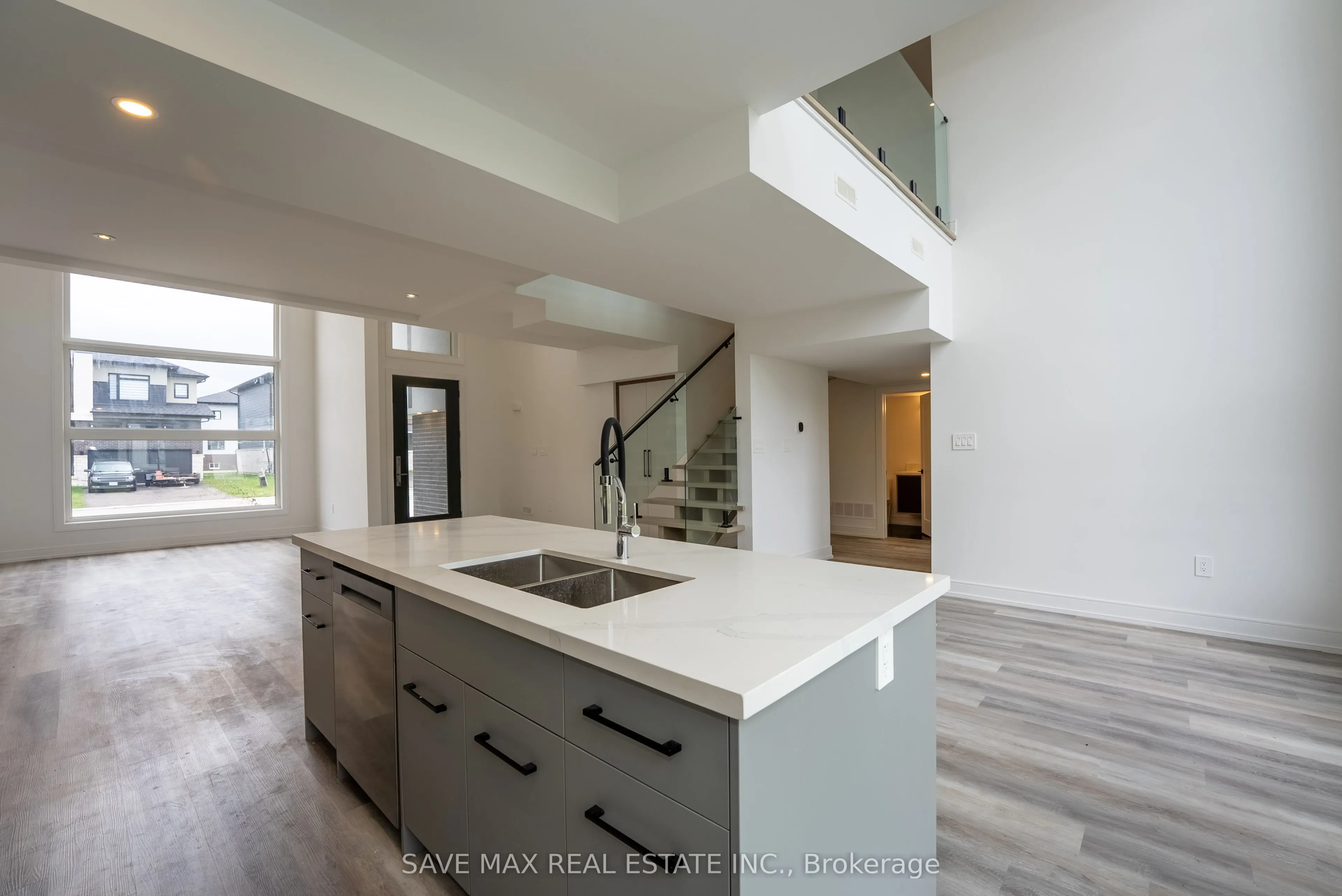 3775 Sunbank Crescent