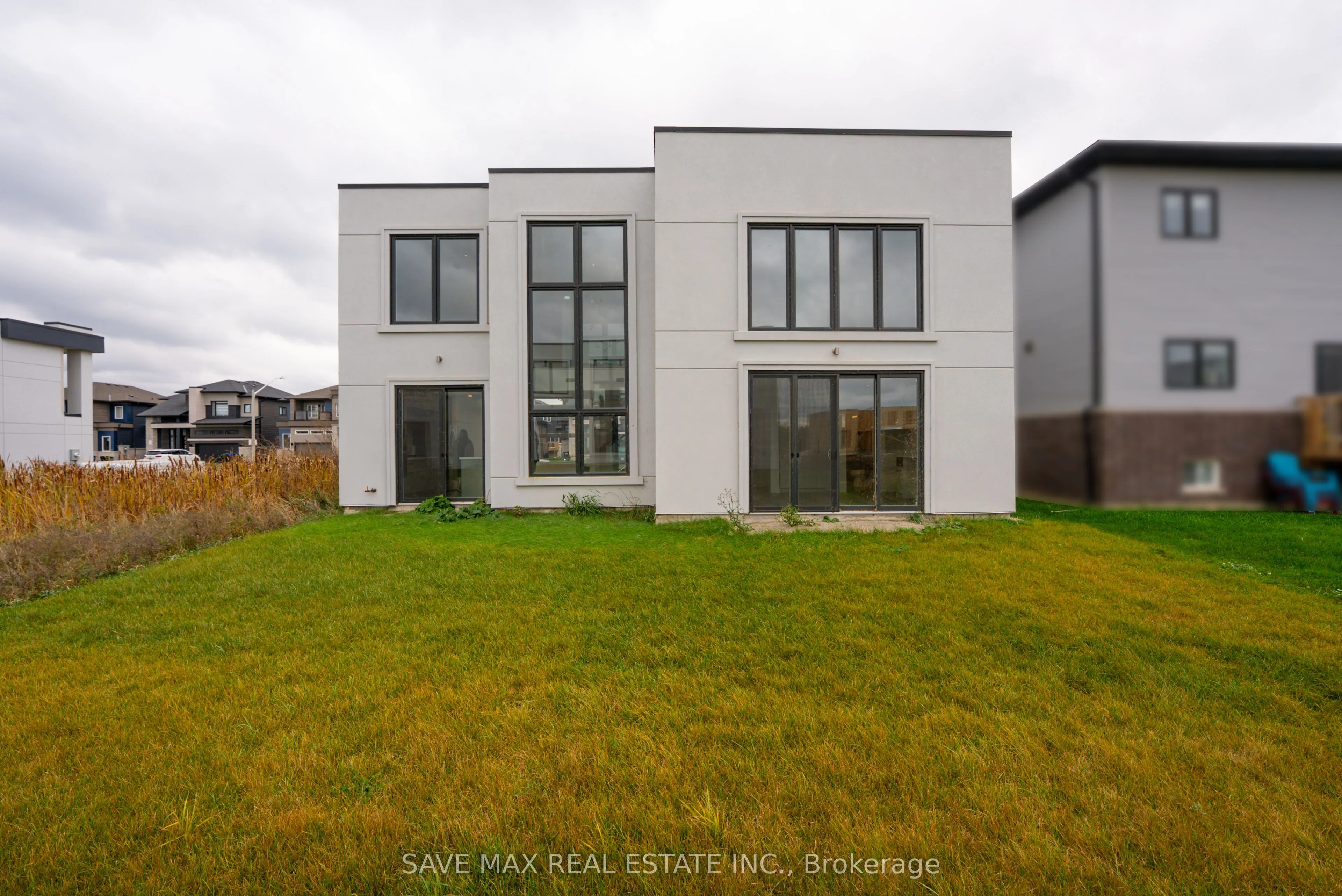 3775 Sunbank Crescent