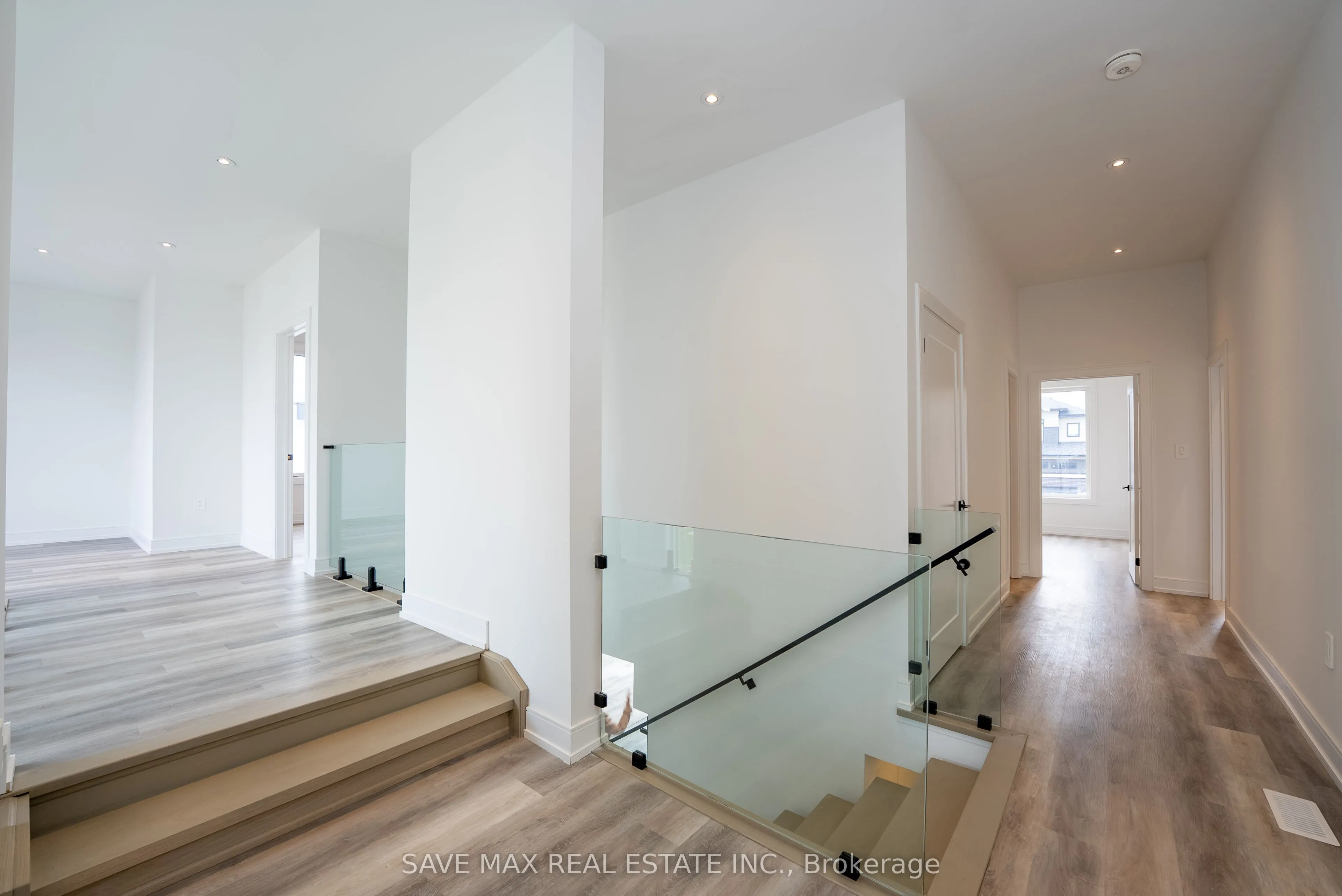 3775 Sunbank Crescent