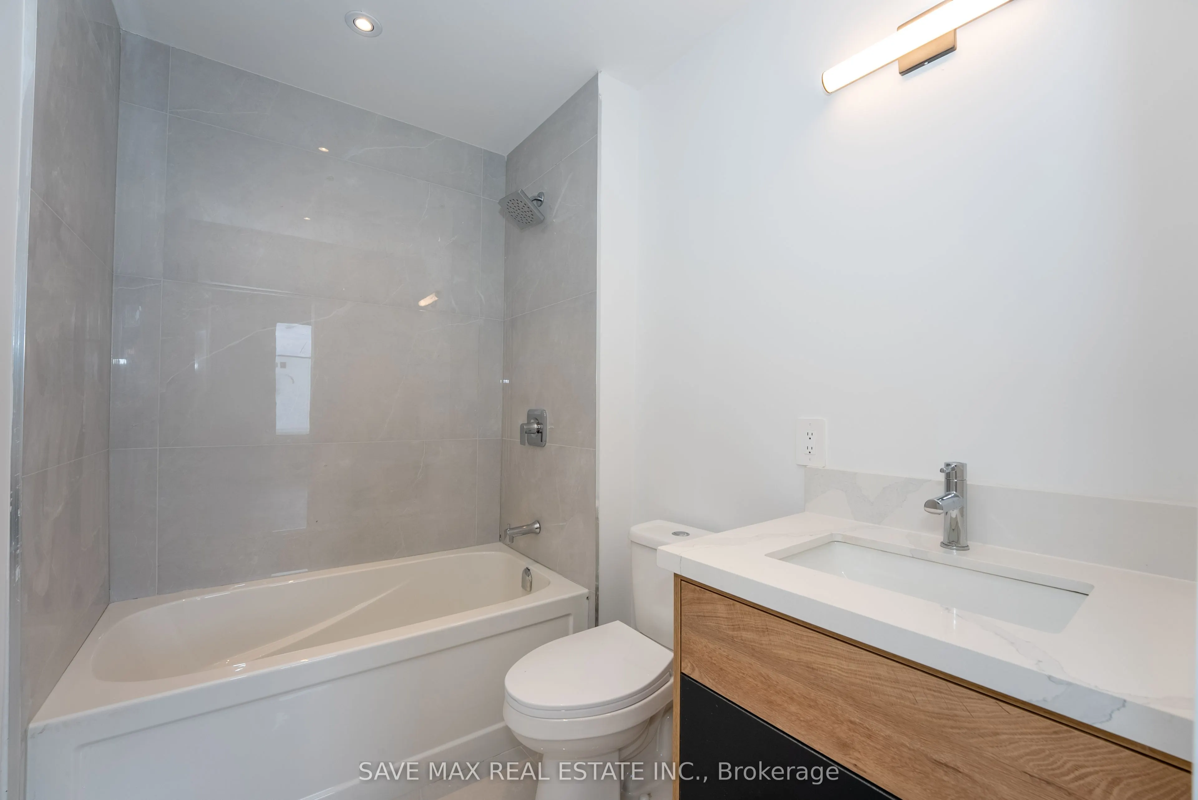 3775 Sunbank Crescent