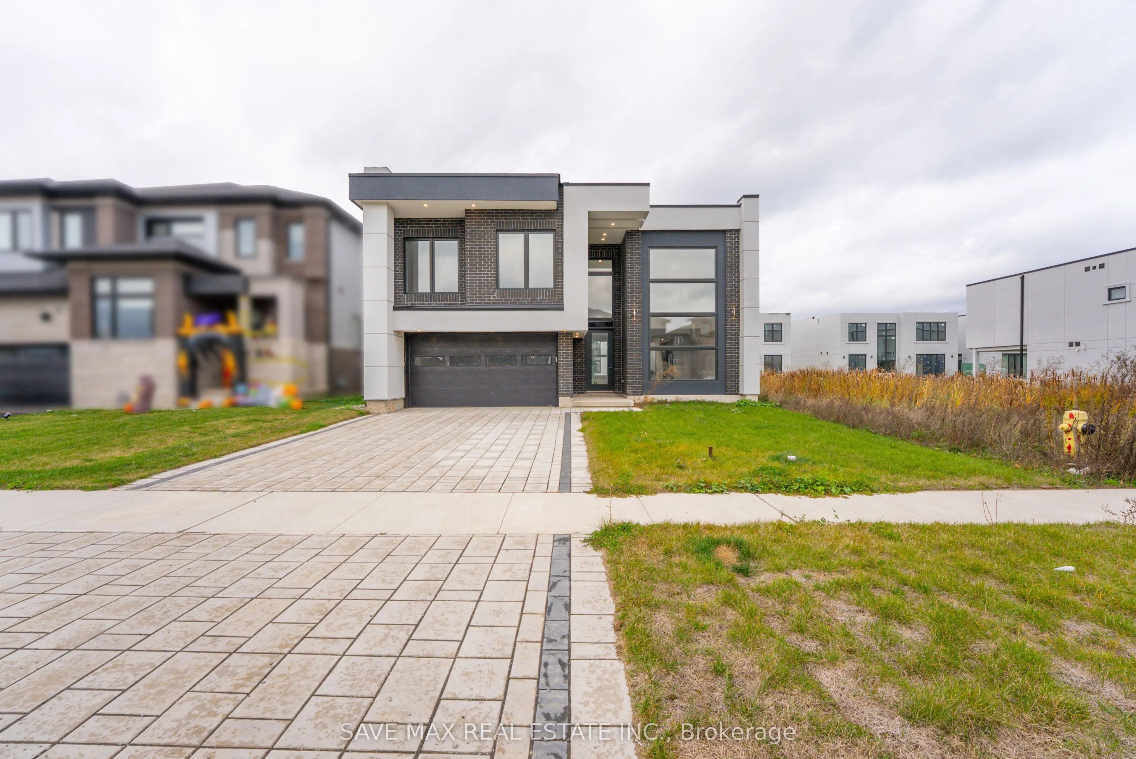 3775 Sunbank Crescent