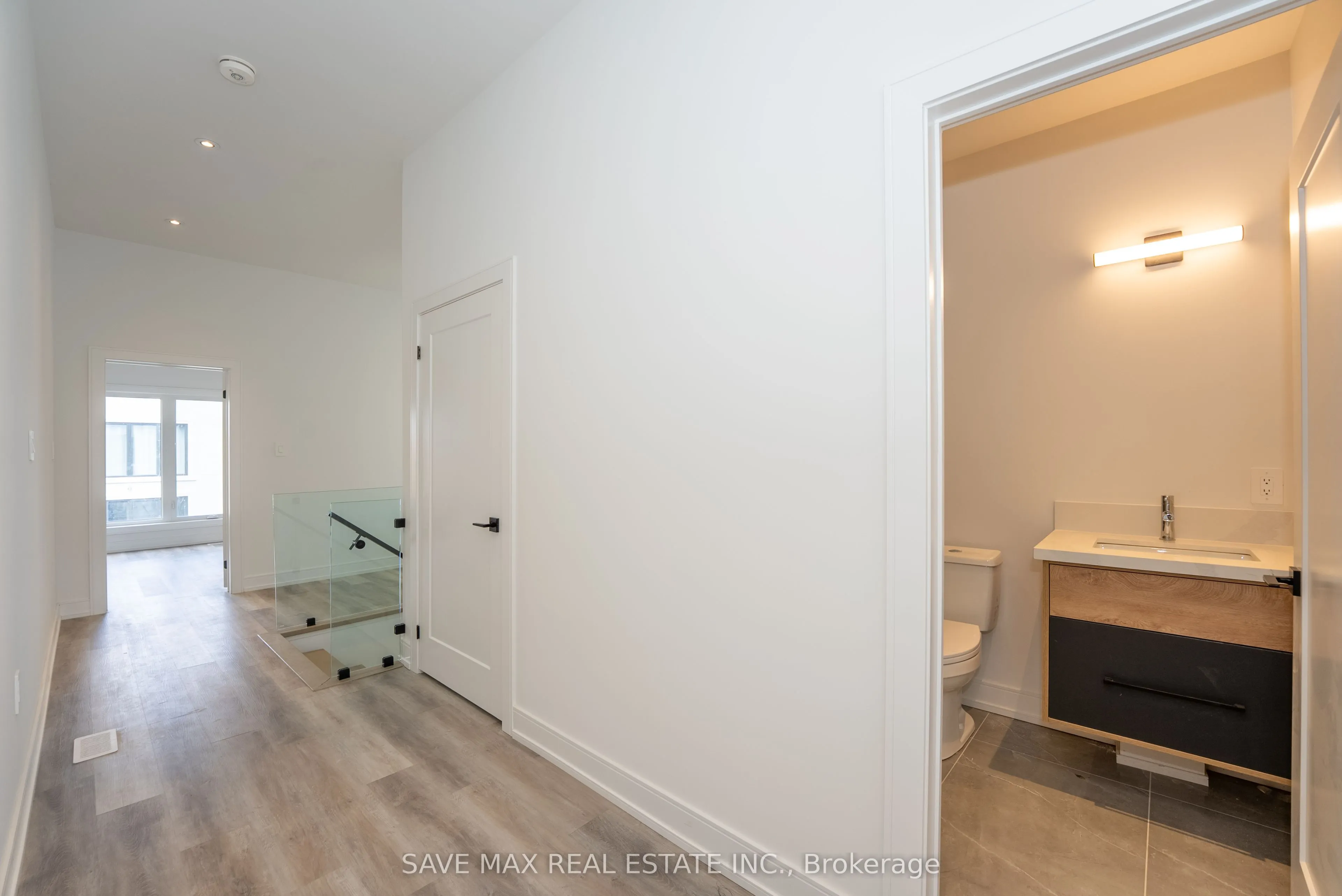 3775 Sunbank Crescent