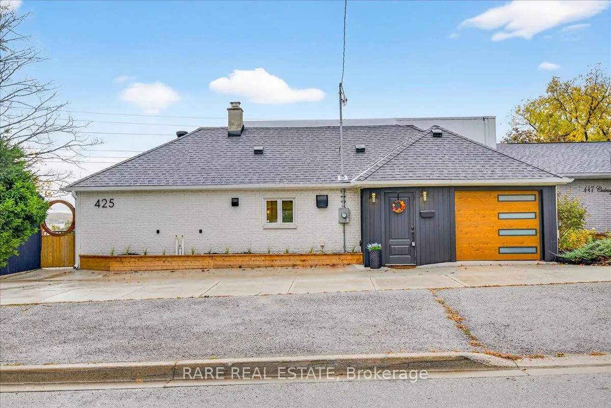 425 Codrington Street