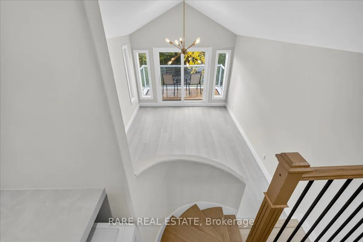 425 Codrington Street