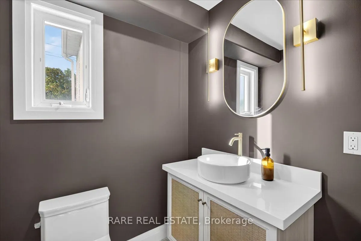 425 Codrington Street