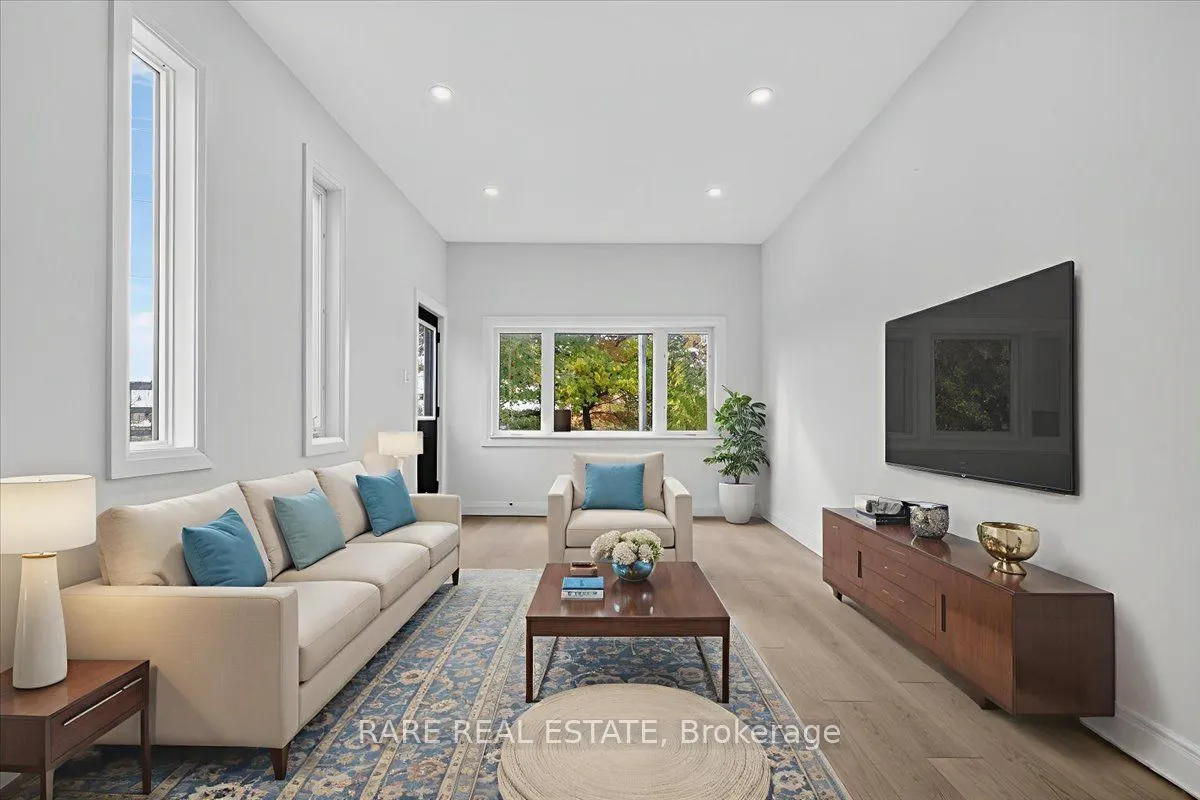 425 Codrington Street