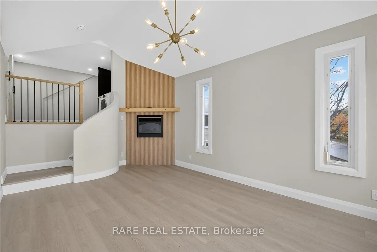 425 Codrington Street