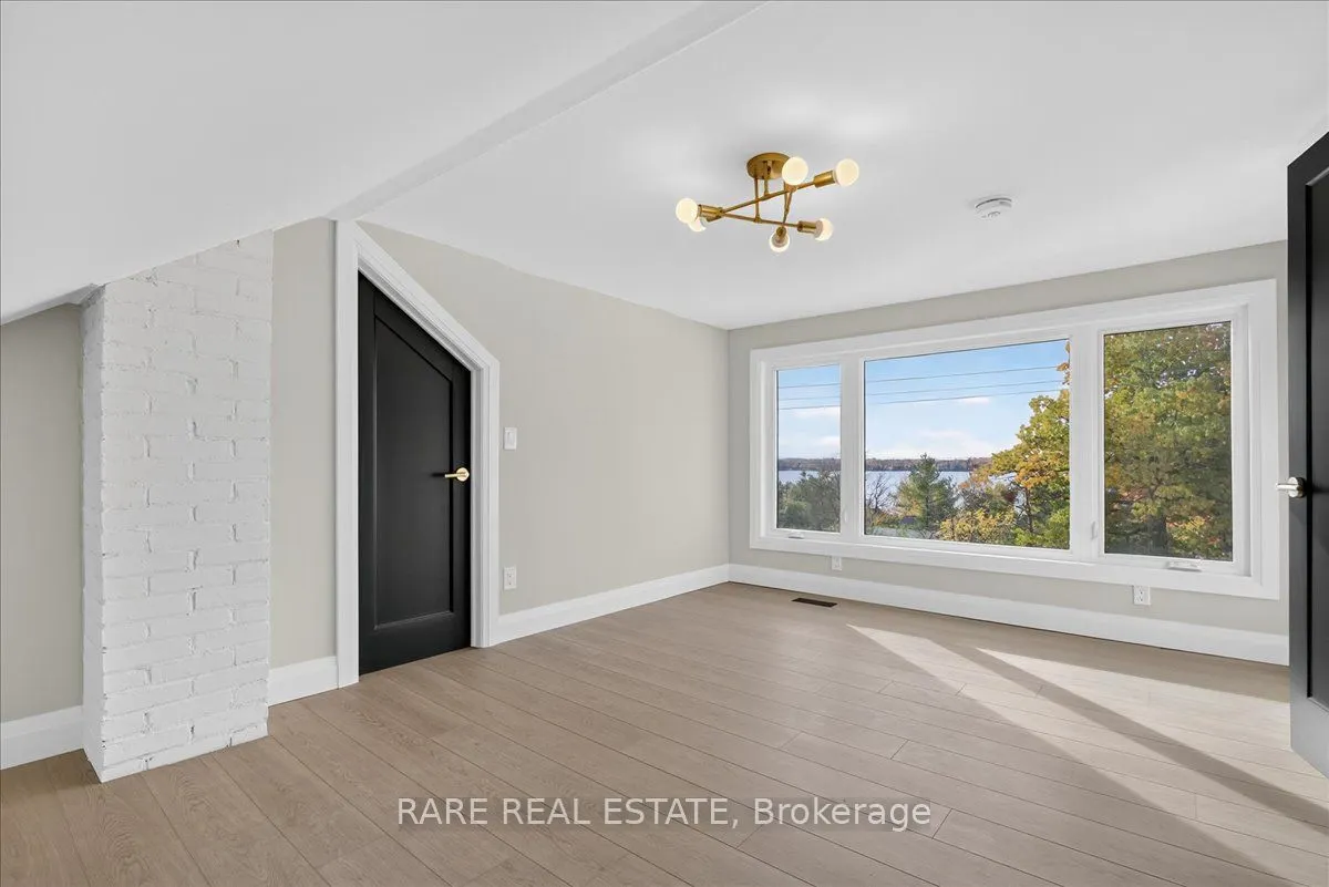 425 Codrington Street