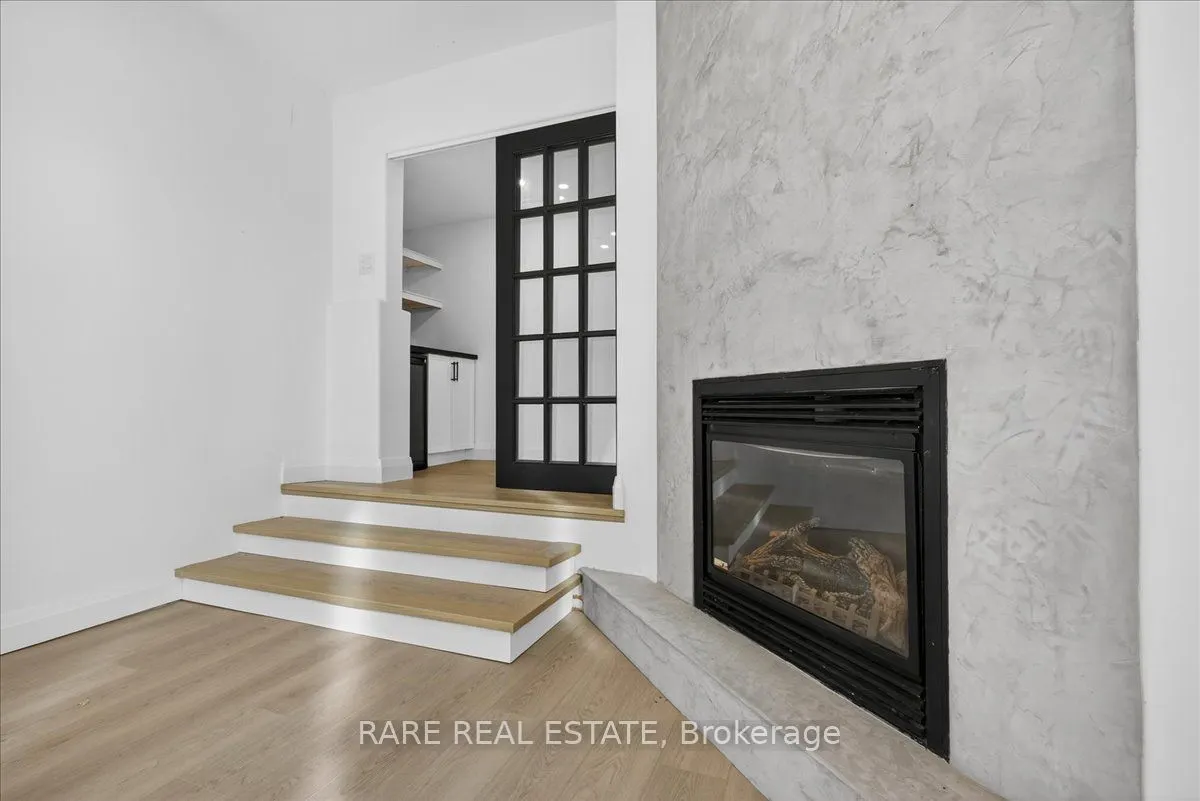 425 Codrington Street