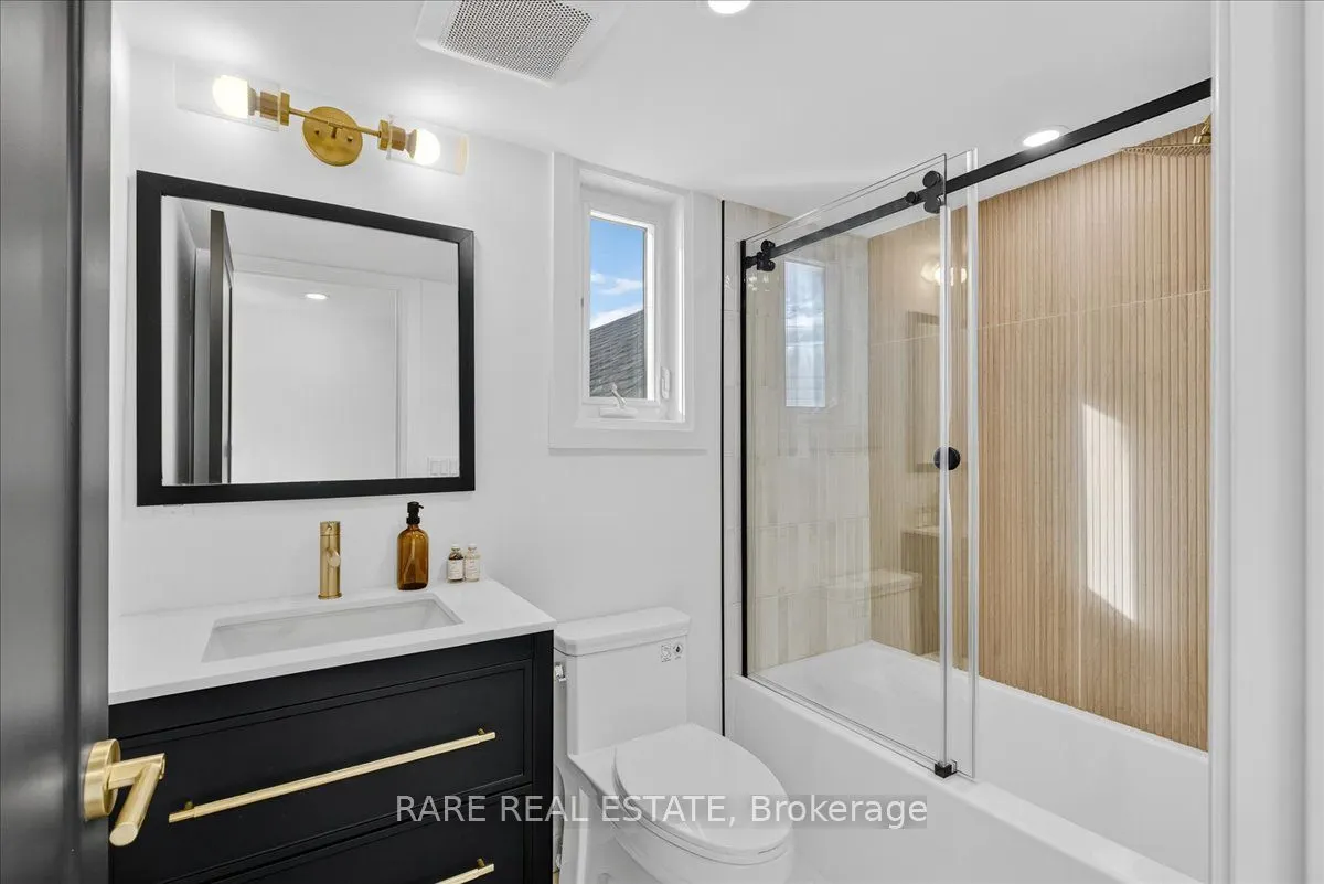 425 Codrington Street