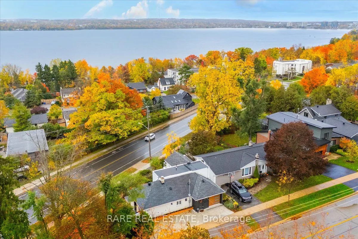 425 Codrington Street