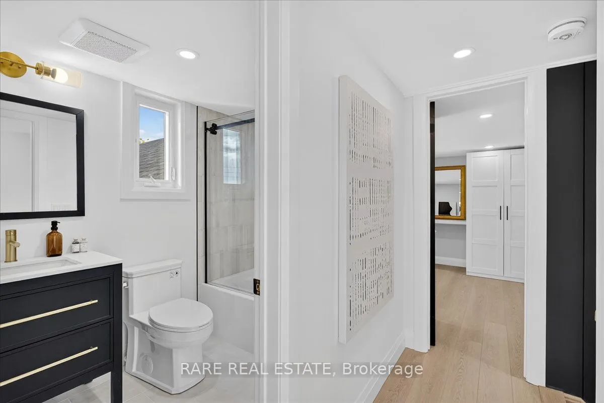 425 Codrington Street