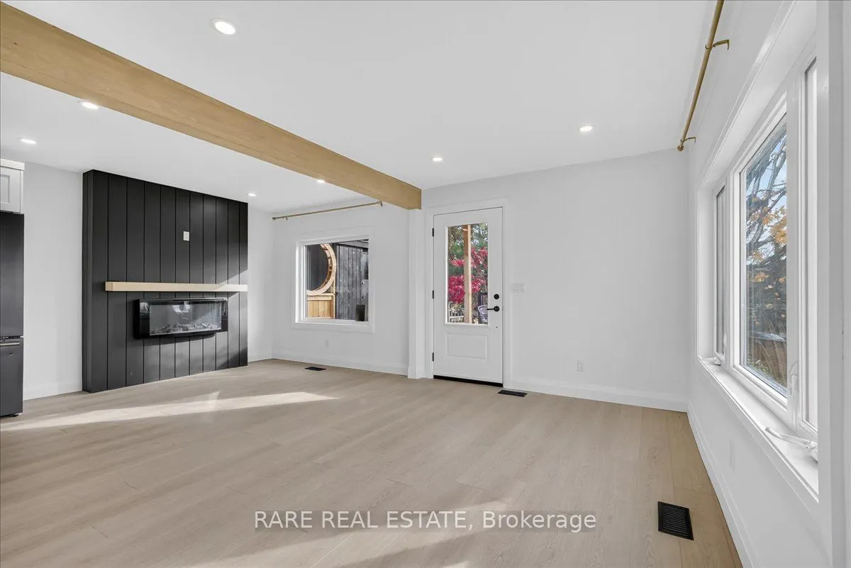 425 Codrington Street