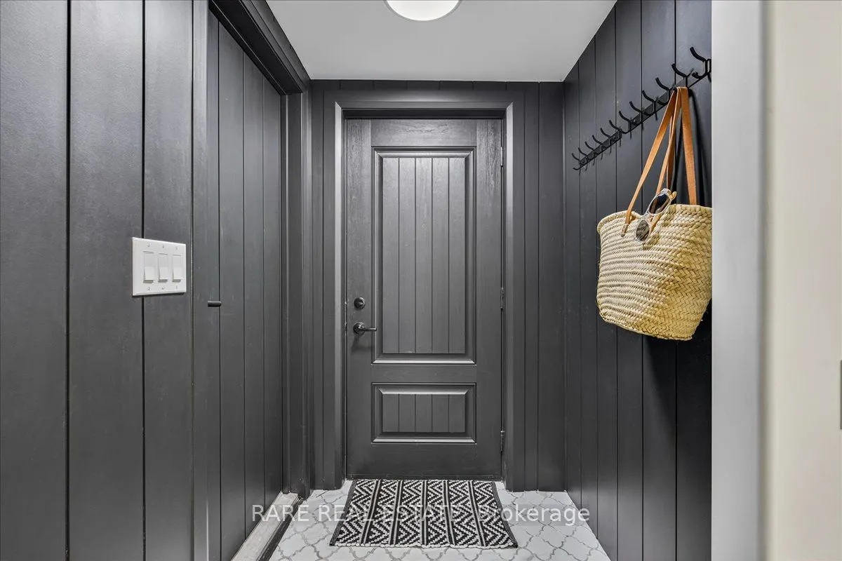 425 Codrington Street