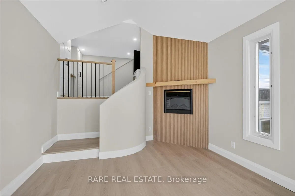 425 Codrington Street