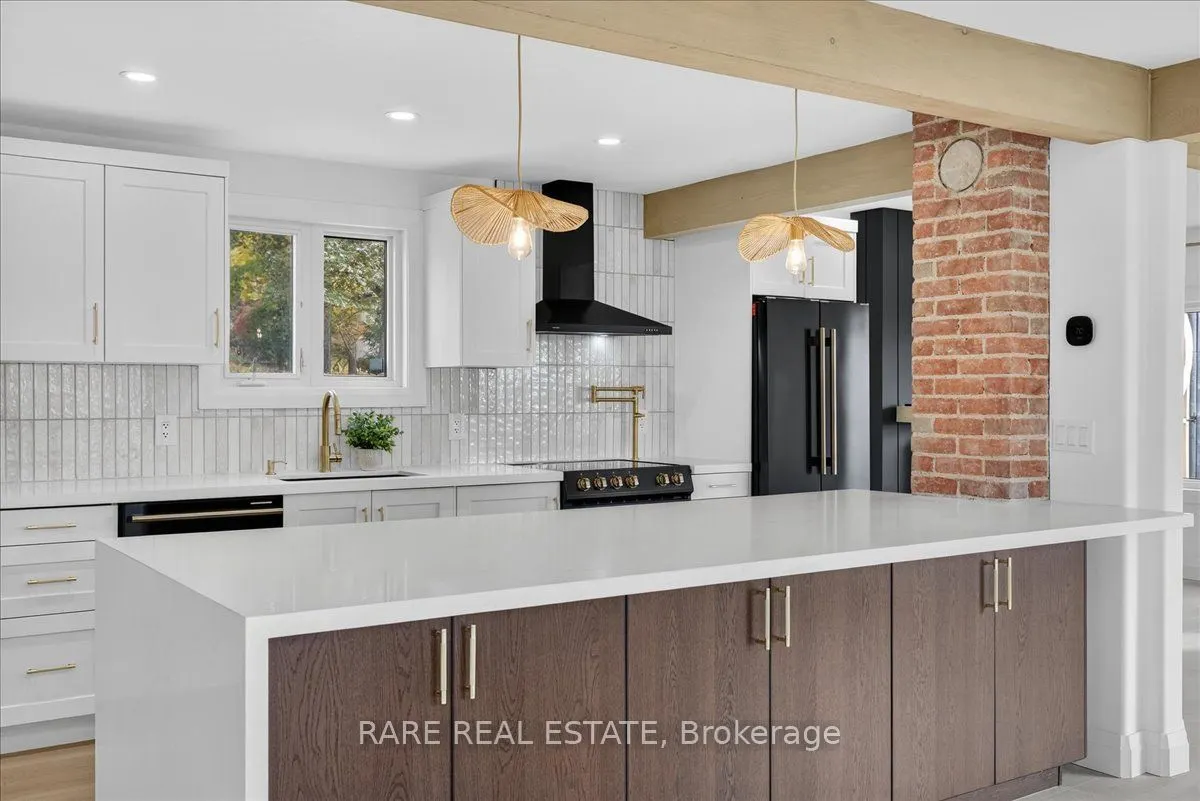 425 Codrington Street