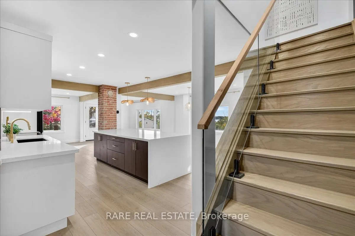 425 Codrington Street