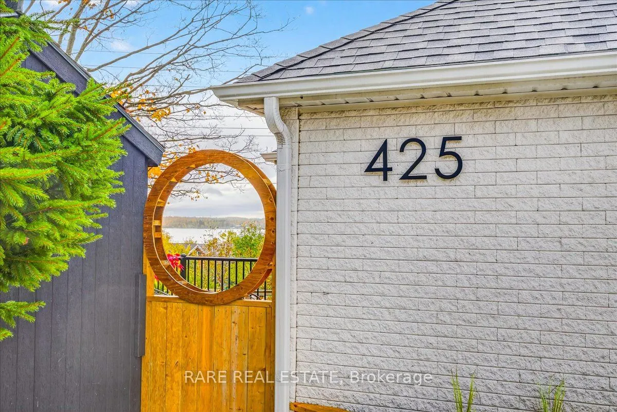 425 Codrington Street