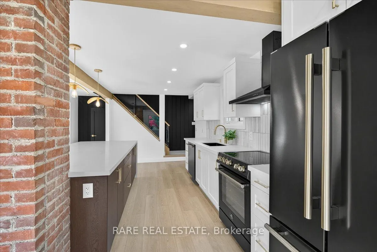 425 Codrington Street