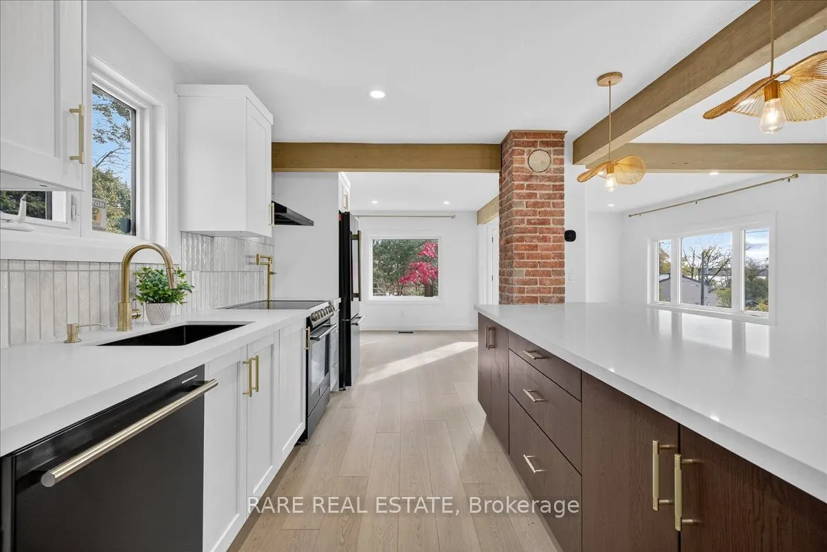 425 Codrington Street