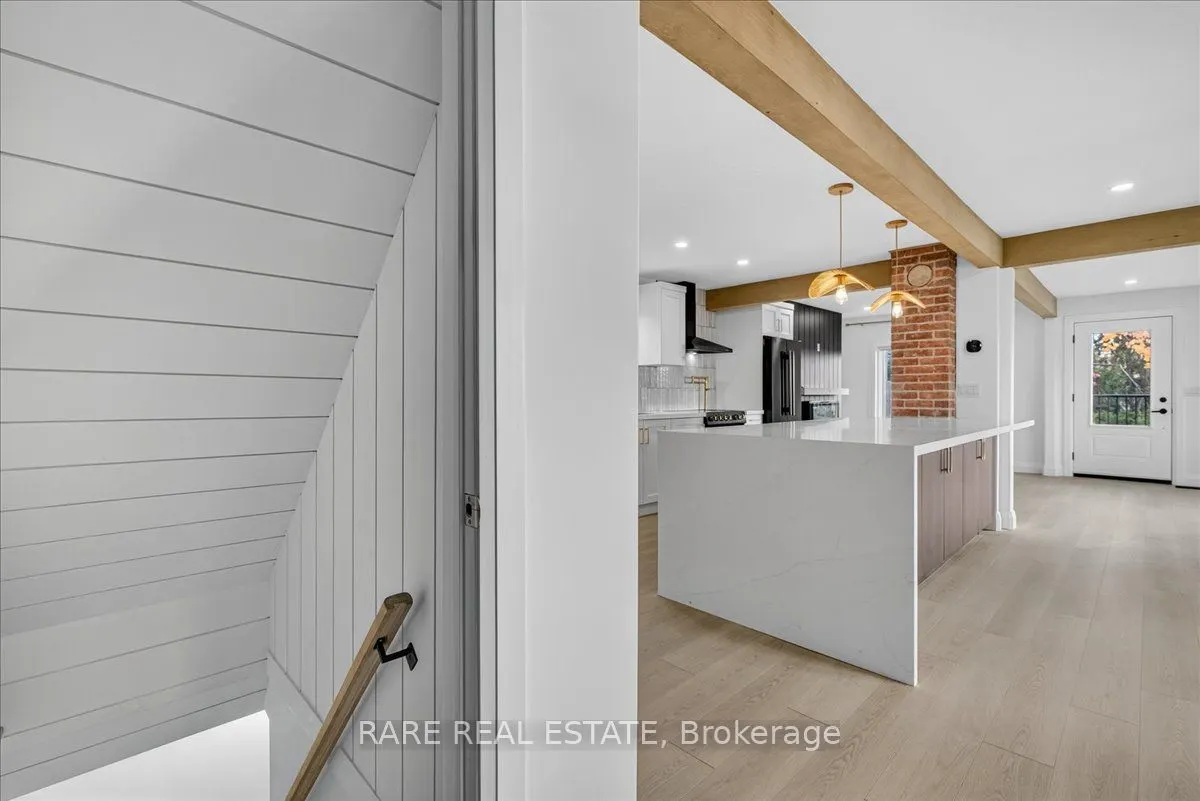 425 Codrington Street