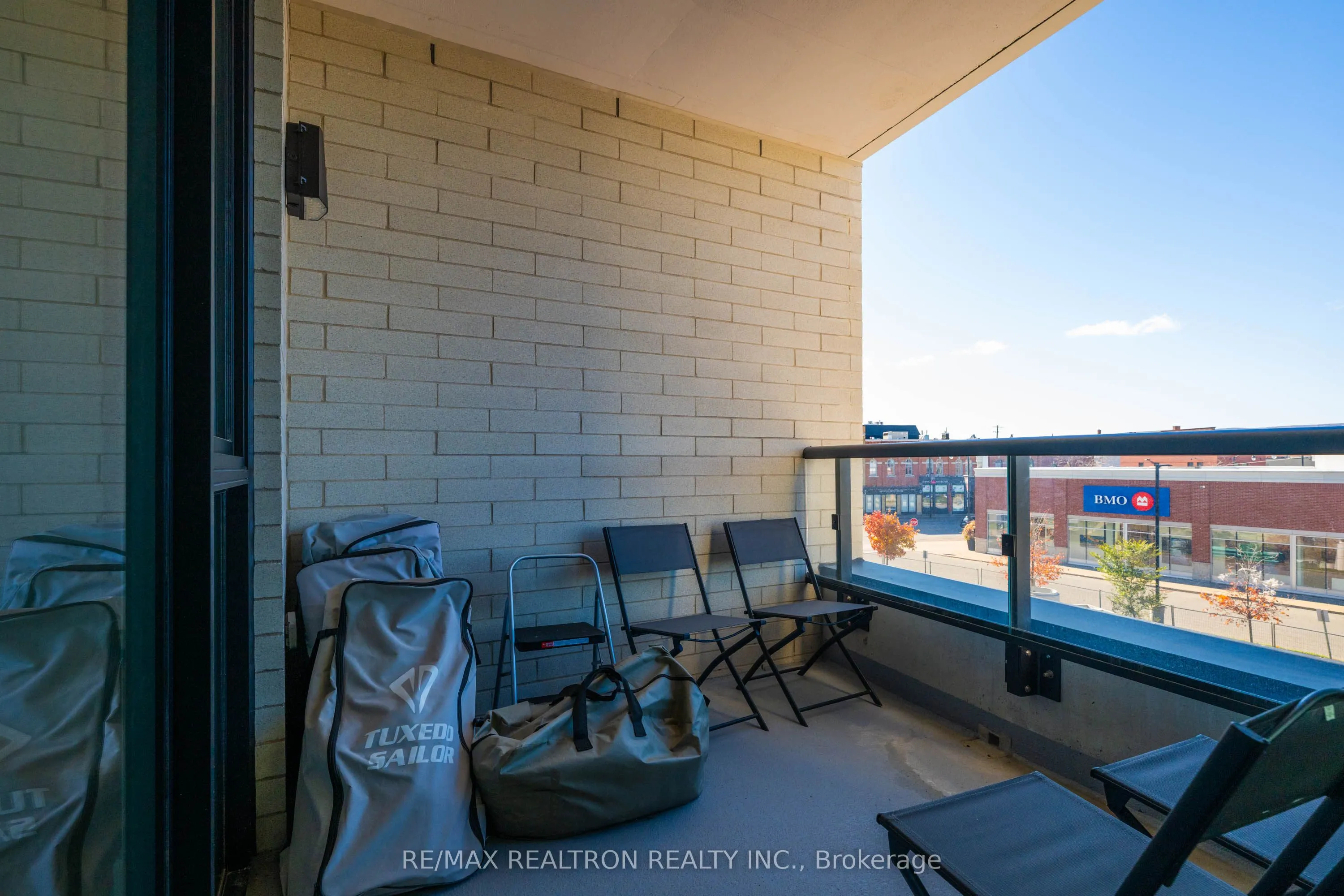 31 Huron Street, #221