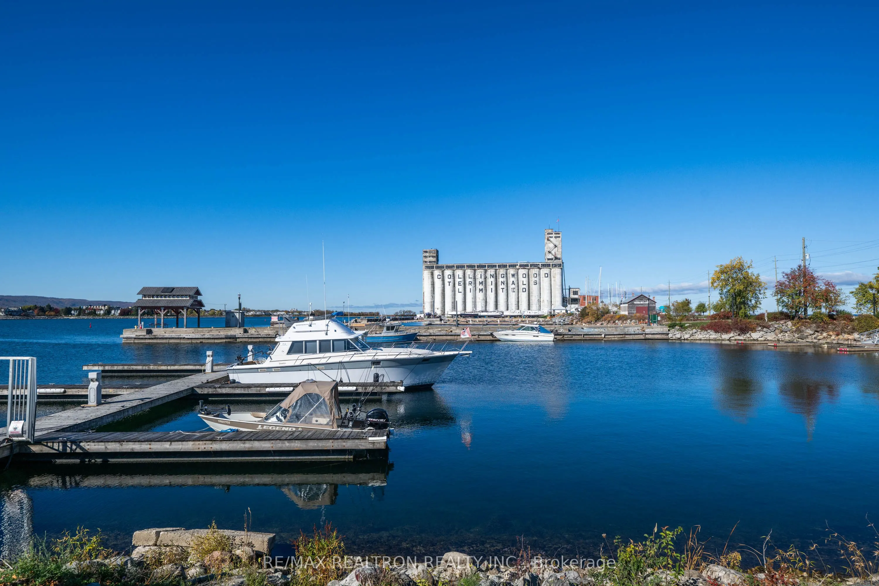 31 Huron Street, #221