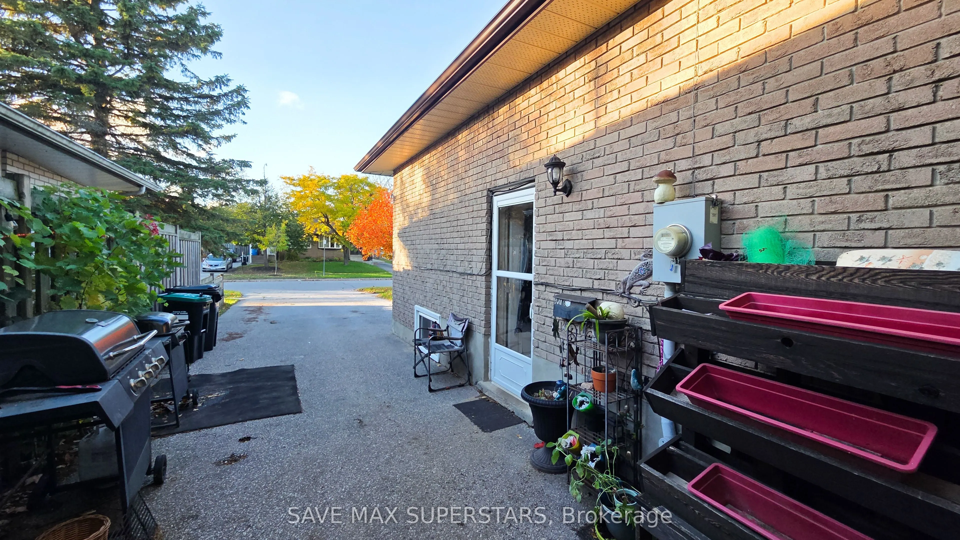 35 BERNICK Drive, #DUPLEX