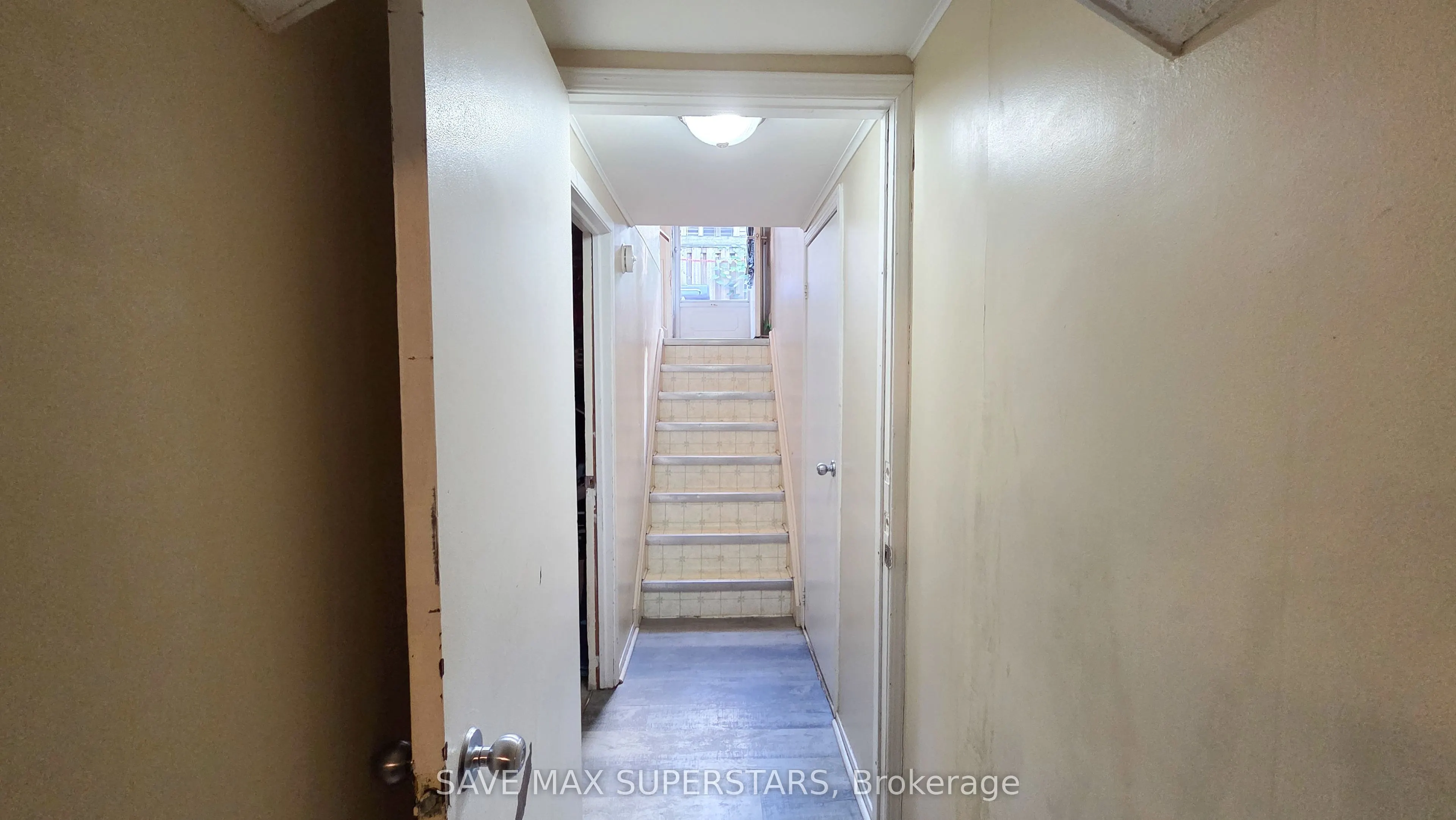 35 BERNICK Drive, #DUPLEX