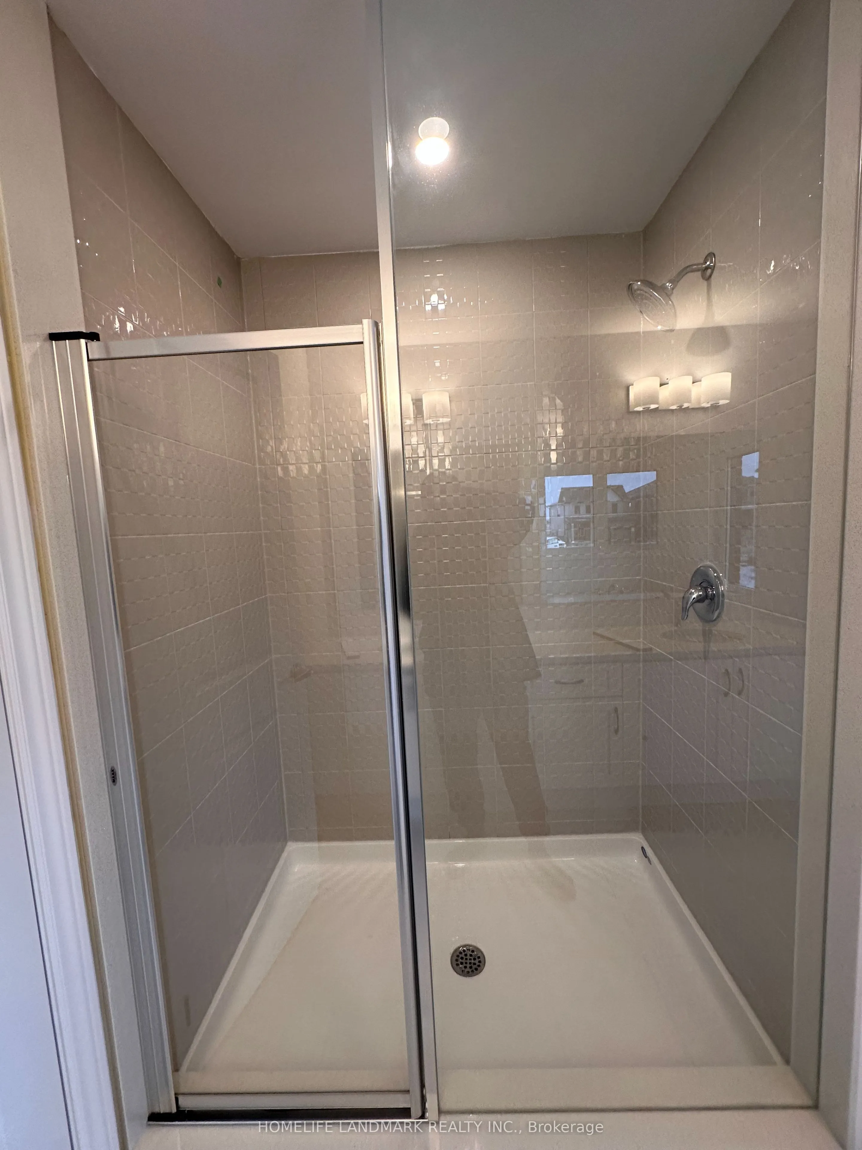 21 Kingsbury Trail E