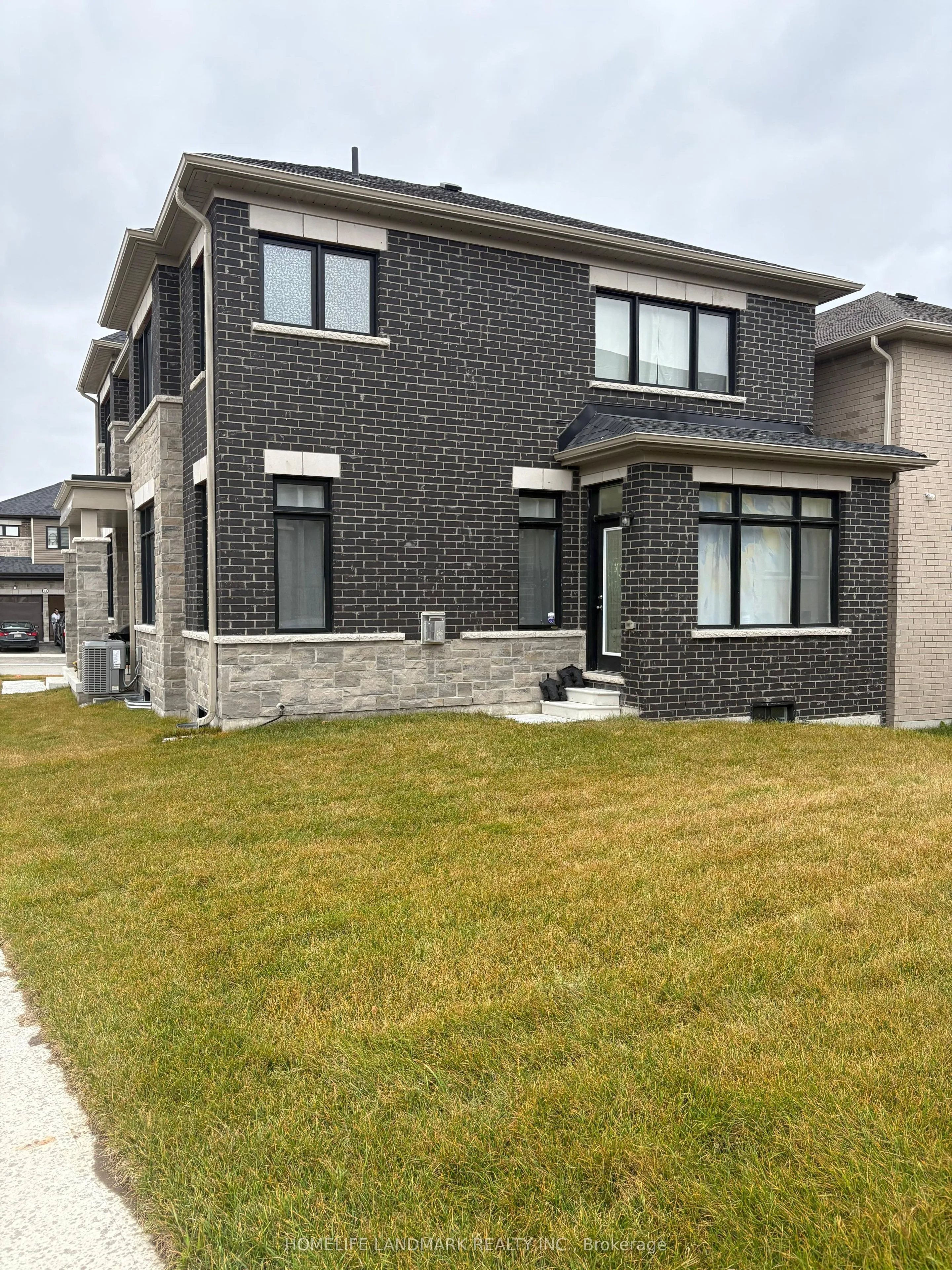 21 Kingsbury Trail E