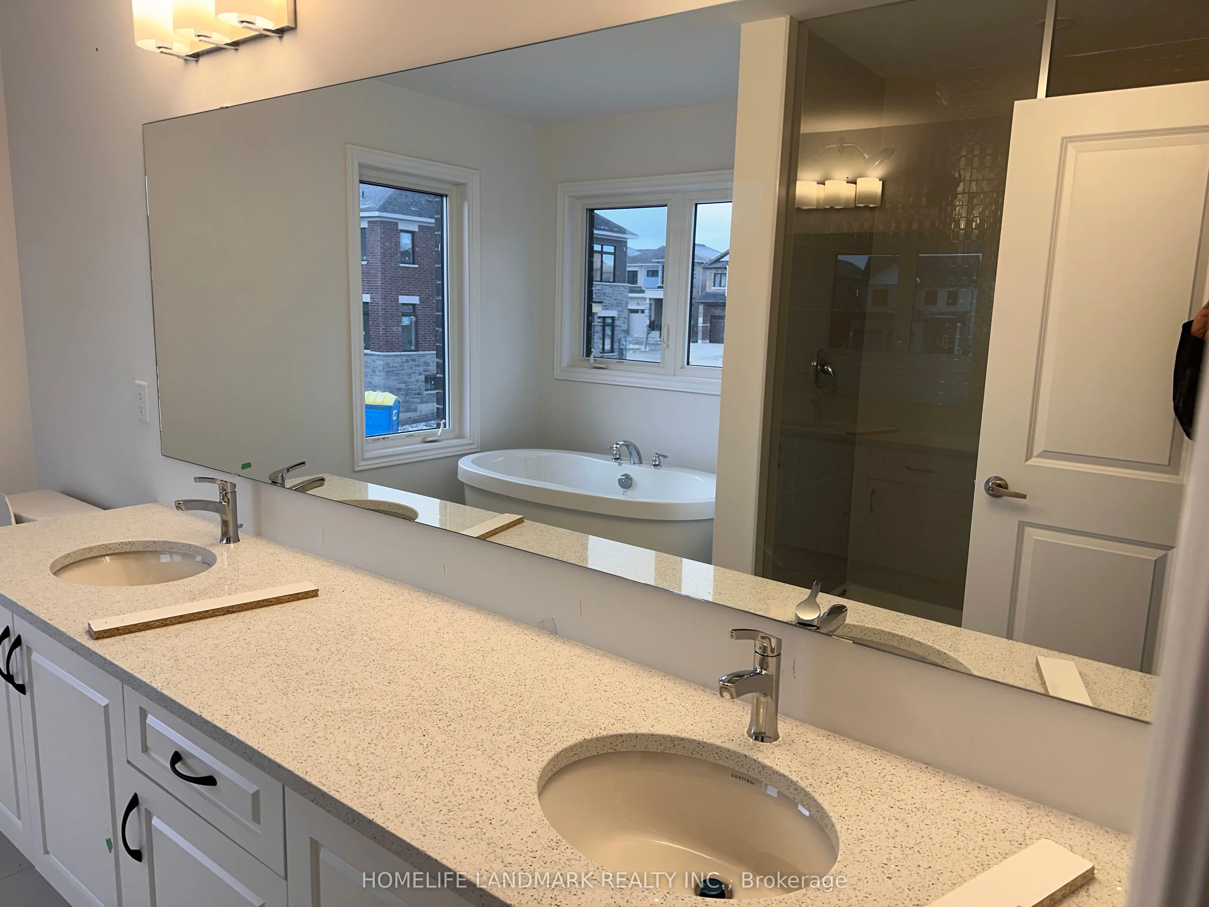 21 Kingsbury Trail E