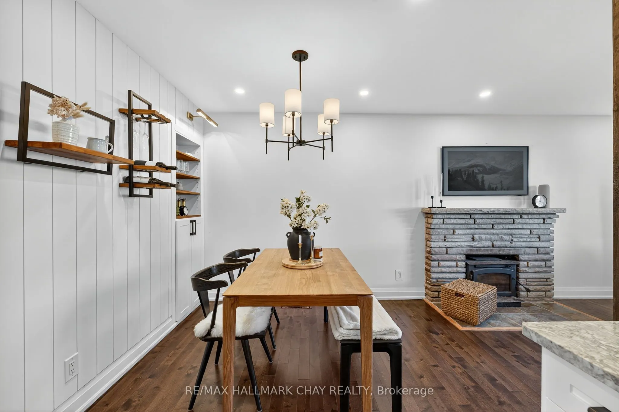 255 Codrington Street