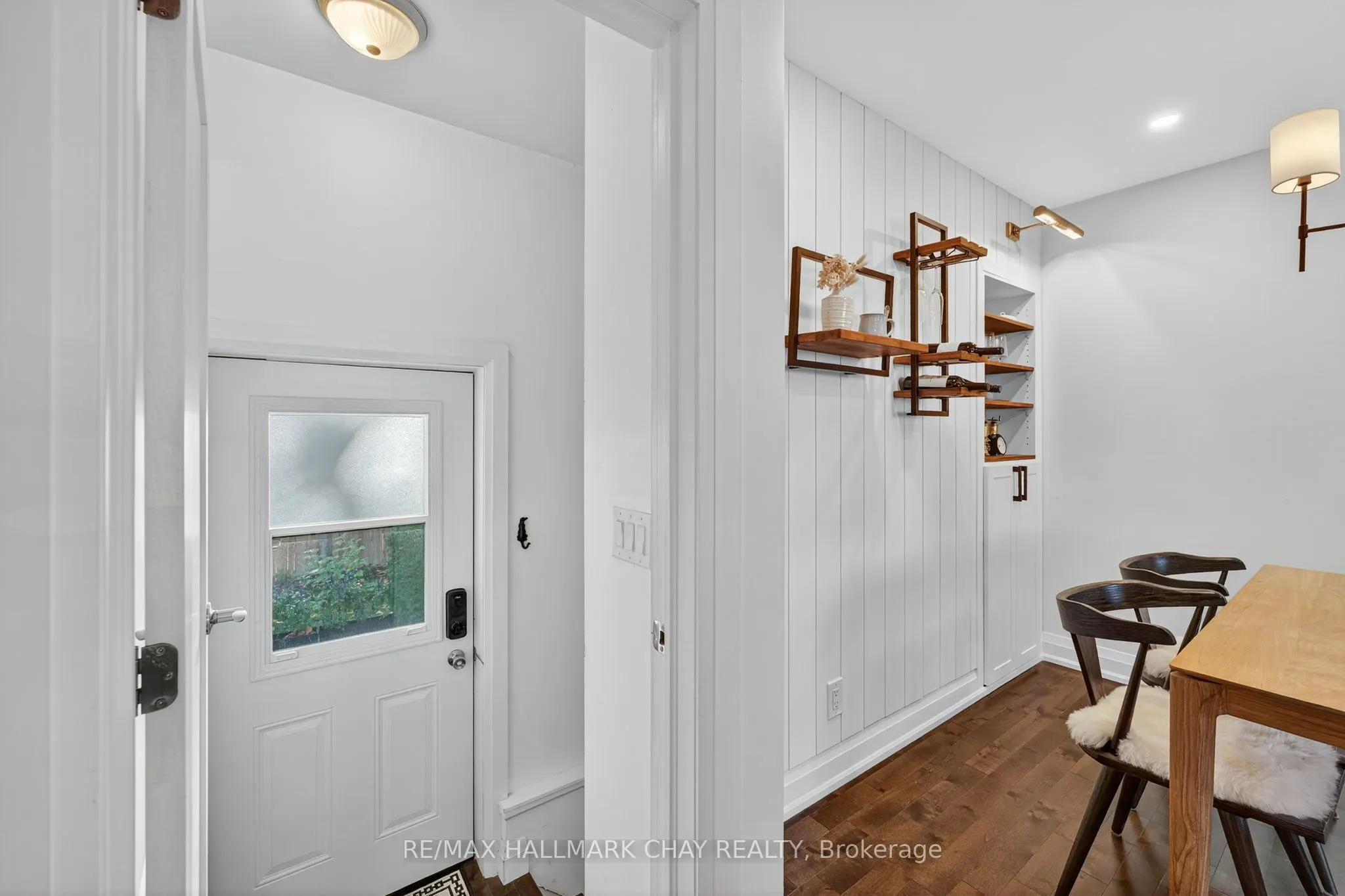 255 Codrington Street