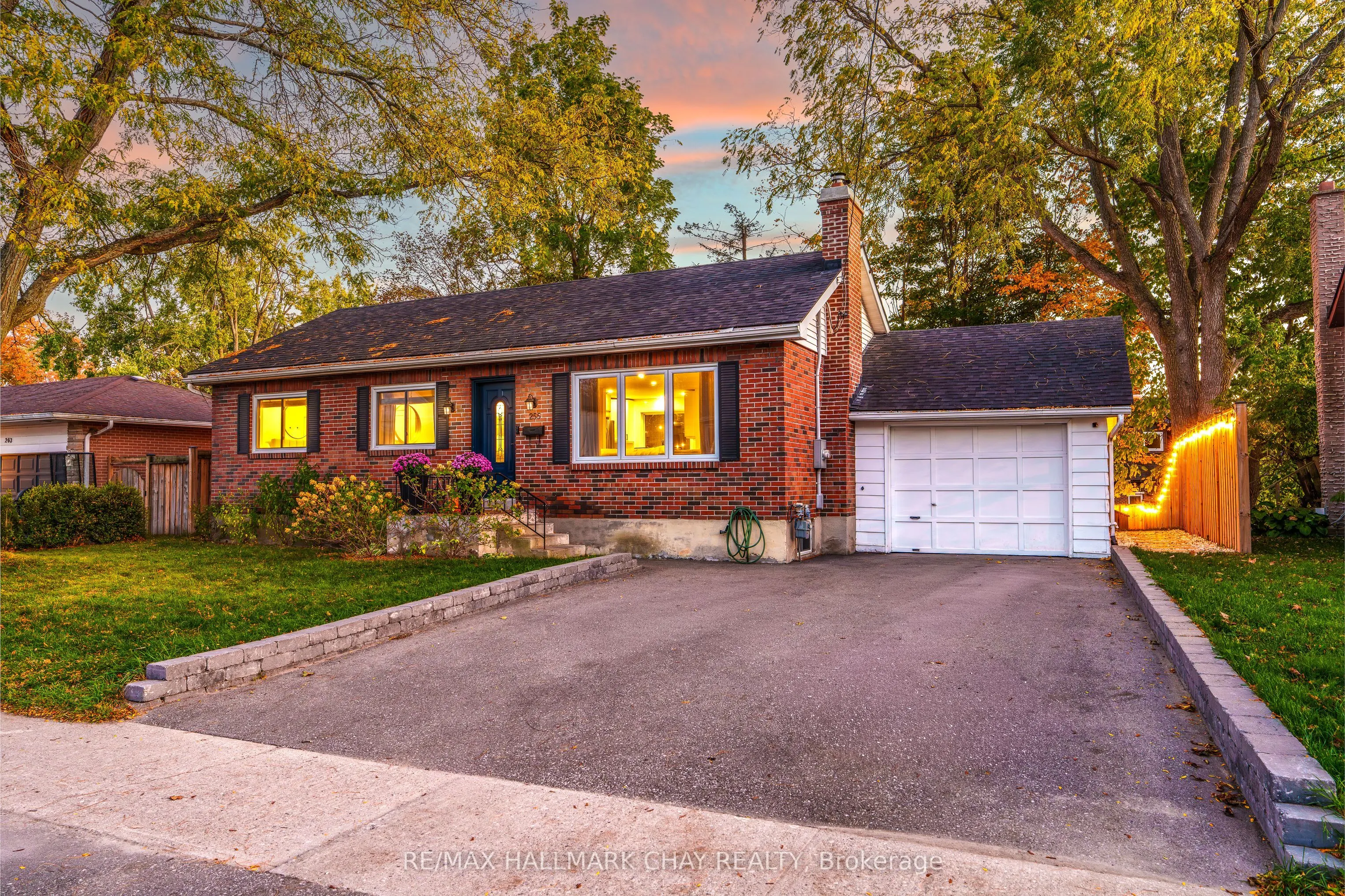 255 Codrington Street