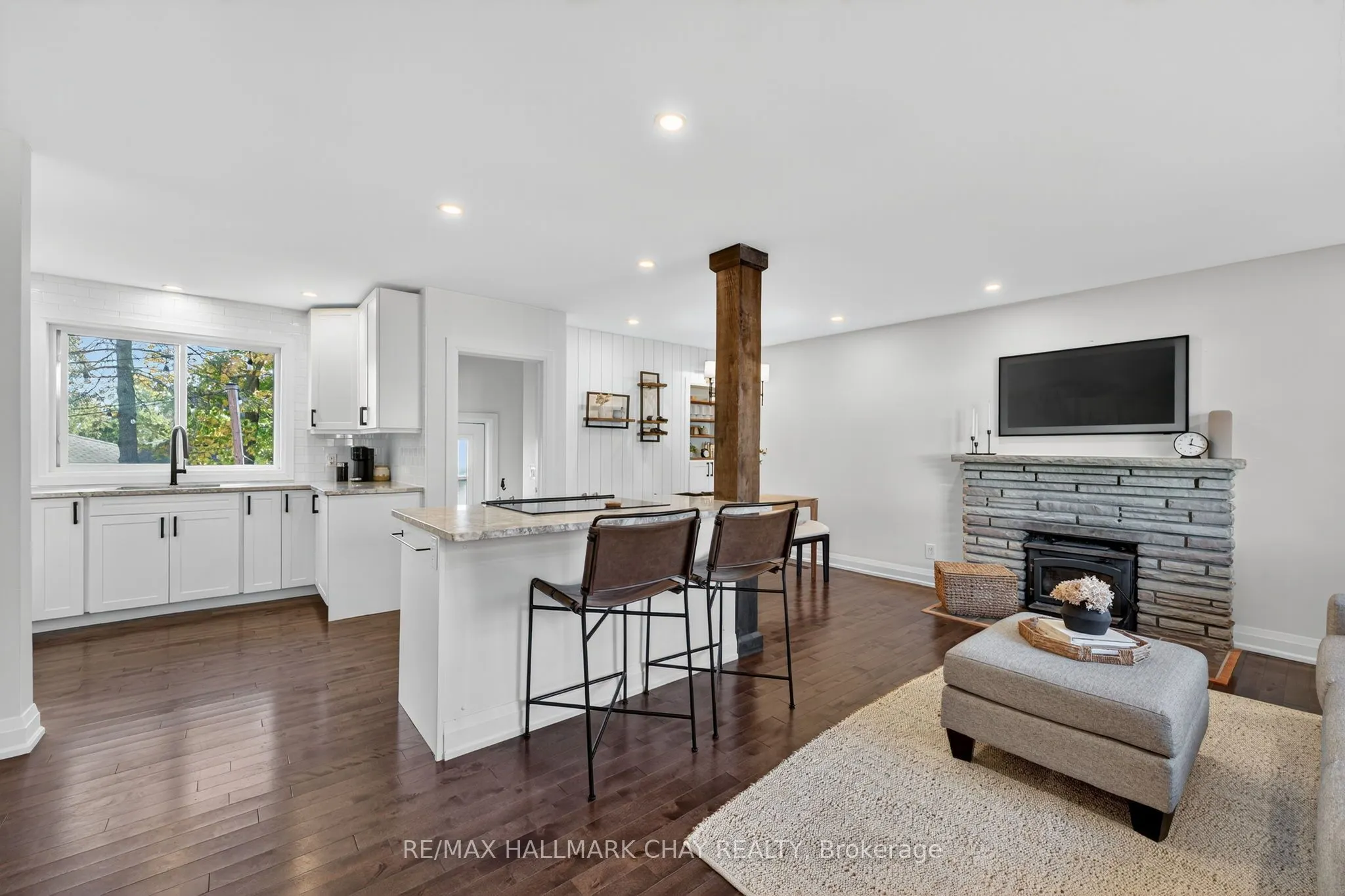 255 Codrington Street