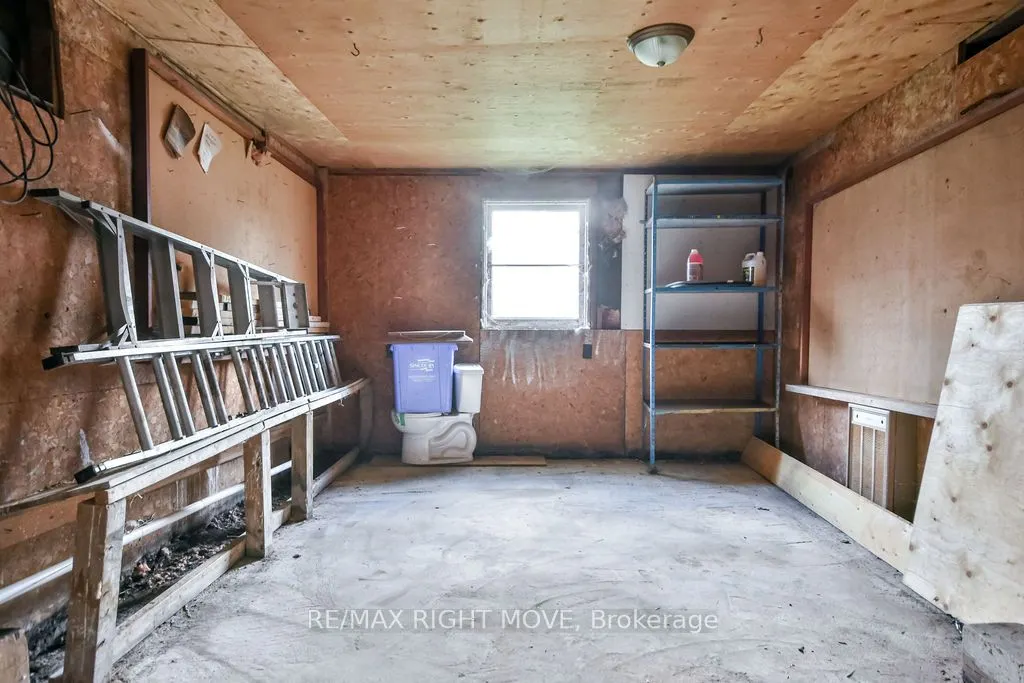 1467 Cunningham Crescent