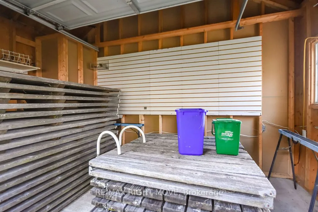 1467 Cunningham Crescent