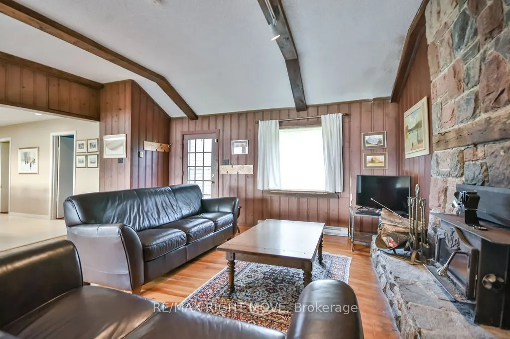 1467 Cunningham Crescent