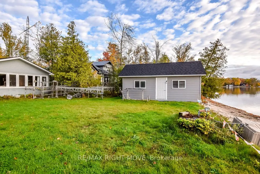 1467 Cunningham Crescent