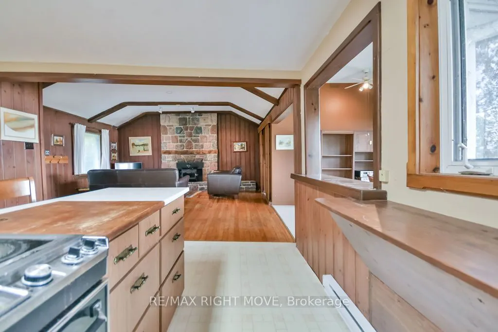 1467 Cunningham Crescent