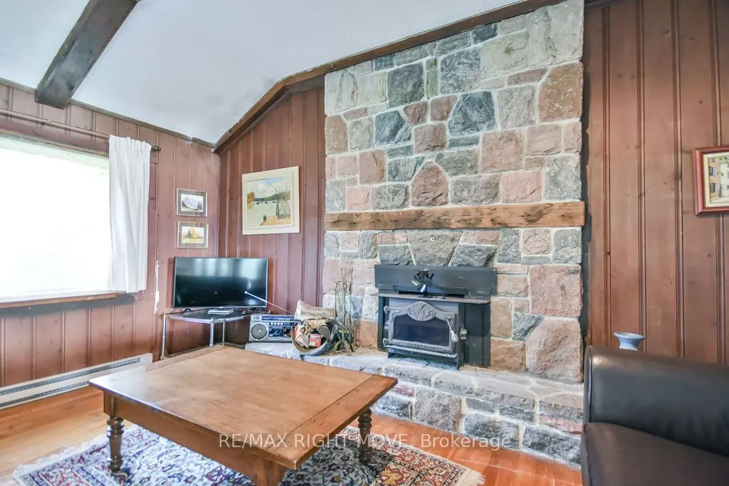 1467 Cunningham Crescent