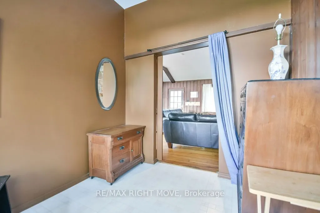 1467 Cunningham Crescent