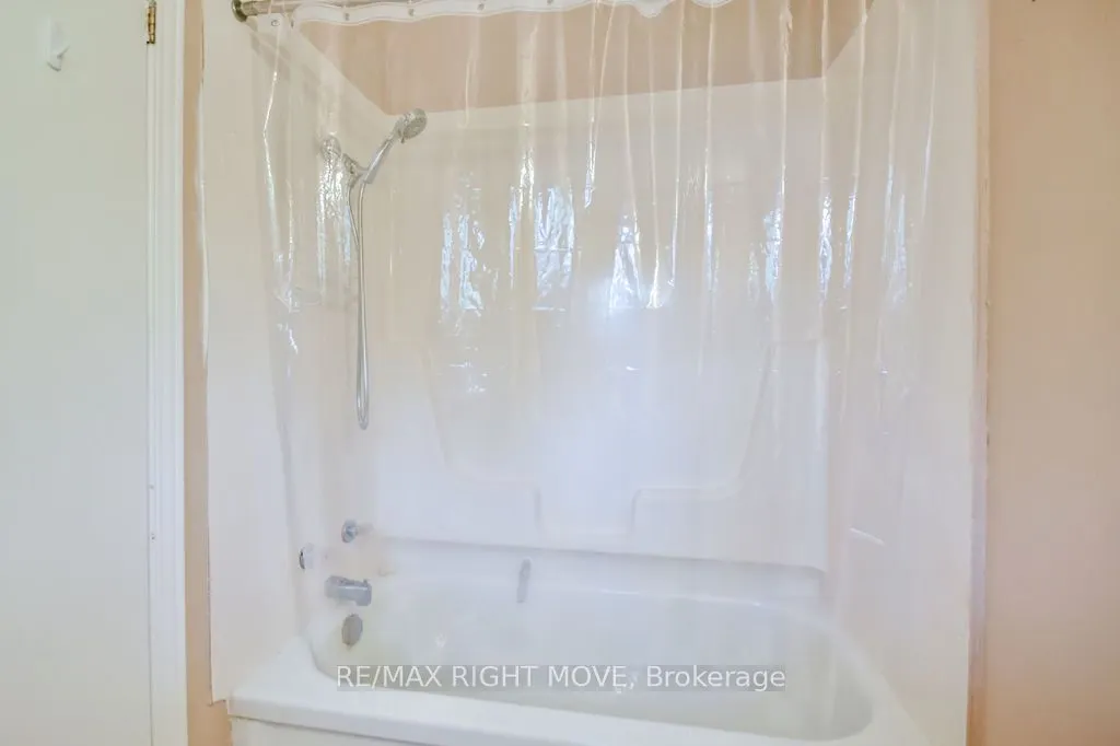 1467 Cunningham Crescent